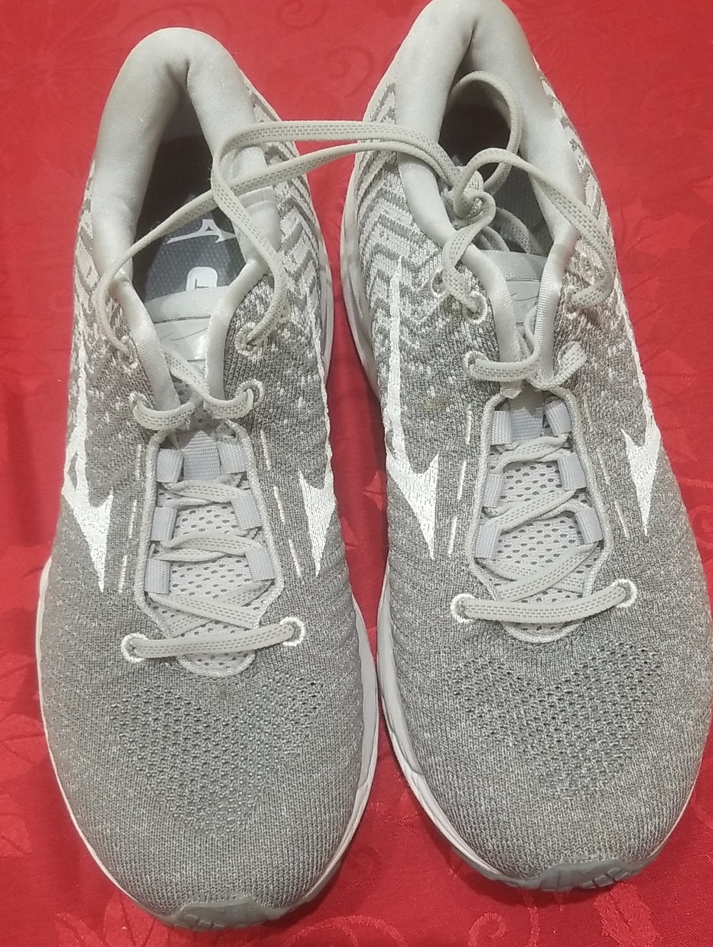 Men's Lightweight Gray Knit Running Shoes